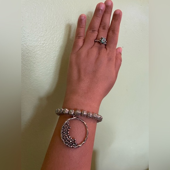 Elegant Silver Beaded Bracelet - Picture 6 of 6